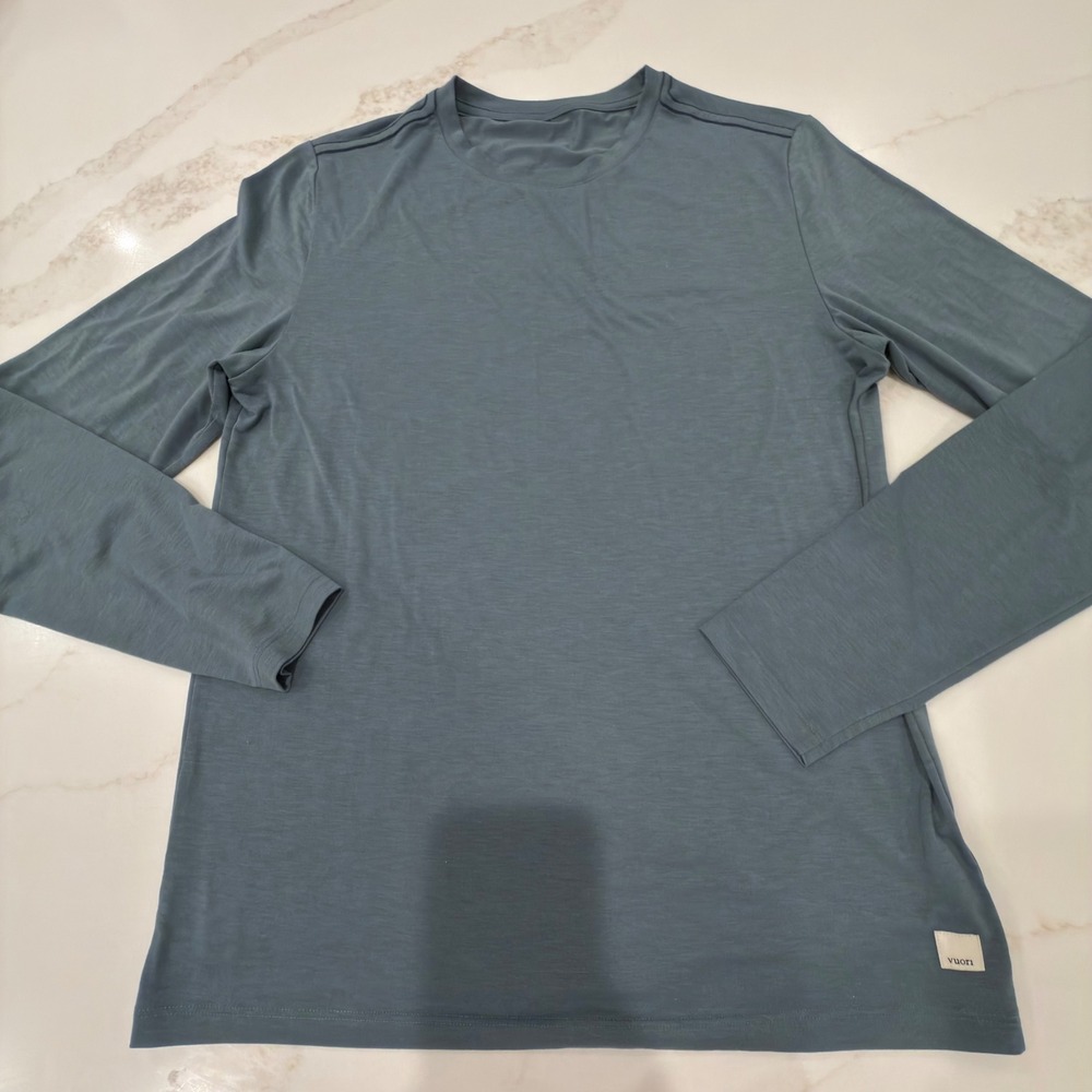 Vuori Strato Tech Tee Long Sleeve Mens Small Blue Grey Workout Top